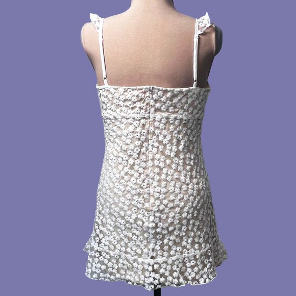 NWT Charmaine White Embroidered Mini Dress Size Medium - Picture 5 of 14